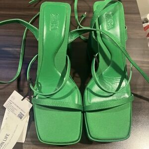New ZARA STRAPPY CHUNKY PLATFORM HEELED‎ SANDALS Sz 7.5 Green